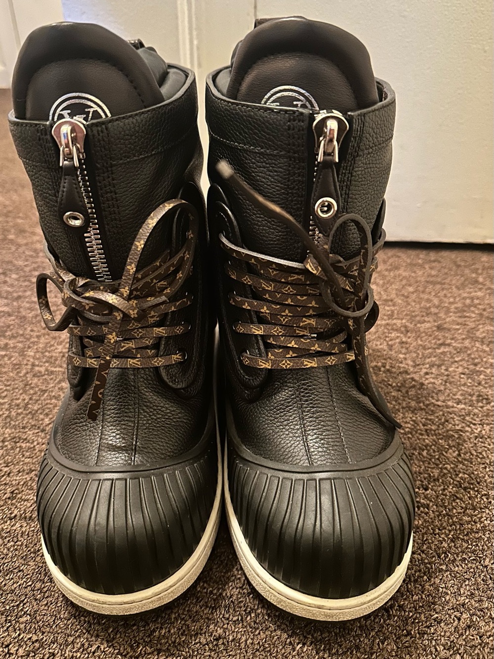 Used LOUIS VUITTON Fashion accessories boots Slalom line 13196 size 37